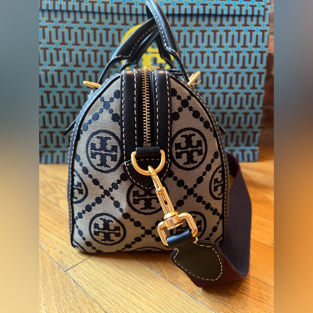 Tory Burch Navy T Monogram Jacquard Barrel Bag - Picture 7 of 15